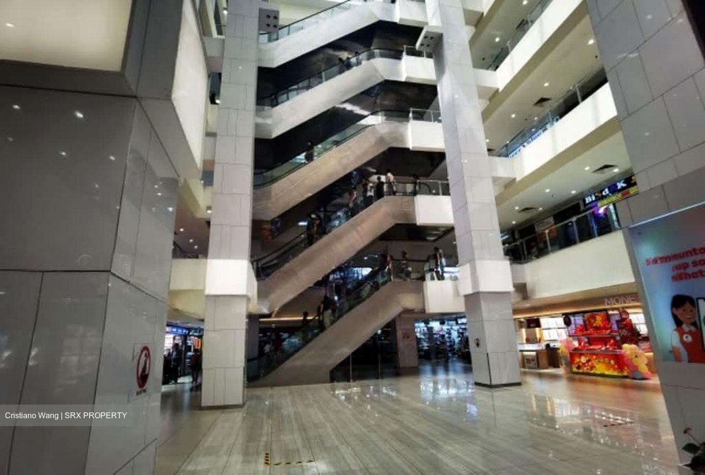 Lucky Plaza (D9), Retail #583279771